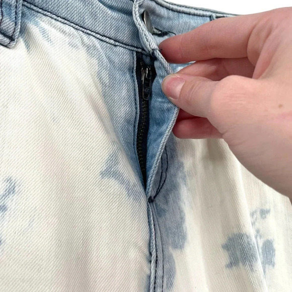 Haute Hippie Denim Outstanding Acid Wash Bleached Boyfriend Jeans Size 26 - Picture 3 of 8